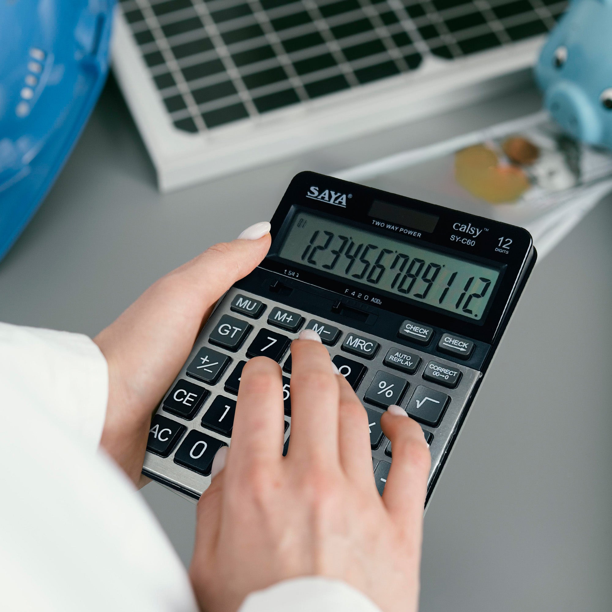 Saya Premium Desktop Calculator – Sleek Design with Superior Performance!